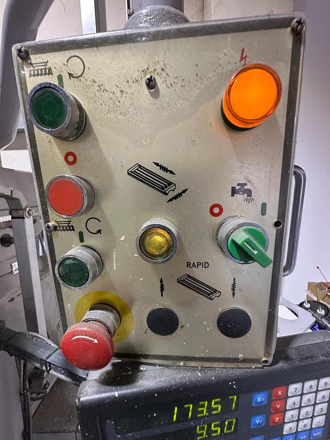 Used 1999 Extron K3V Manual Milling Machine for Sale Ireland | Newall DRO