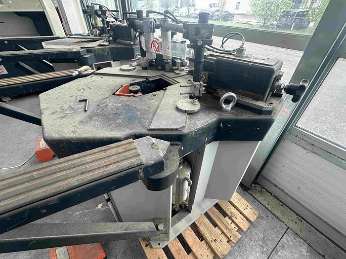 Used 2009 Elumatec EP 124 Corner Crimper