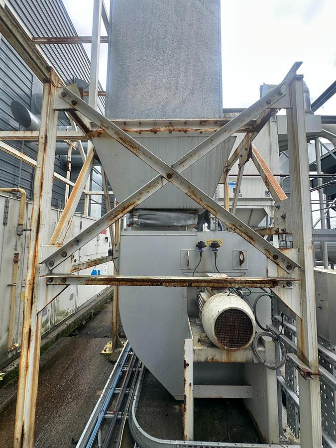 Used Donaldson DFO-3-18R Industrial Extraction System – Complete with Ducting, Fan & Controls