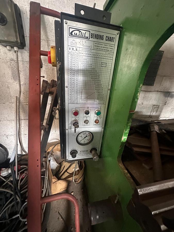 Used 1990 Guifil PE 15-30 Pressbrake