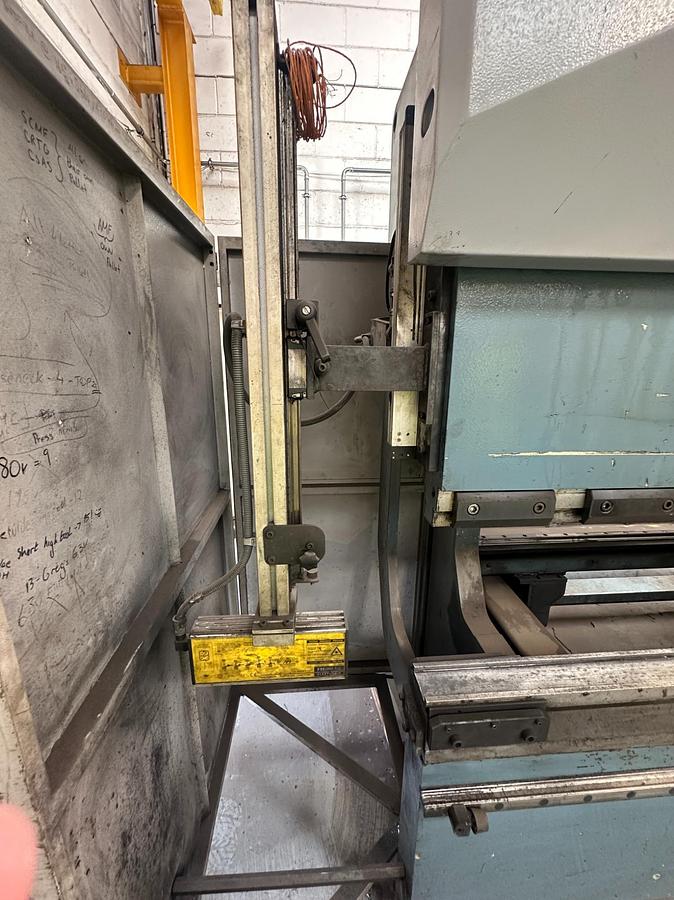 Used 2012 Durma AD-R 37175 CNC Press Brake 175 Ton 3700mm for Sale | Used Machine Tools Ireland