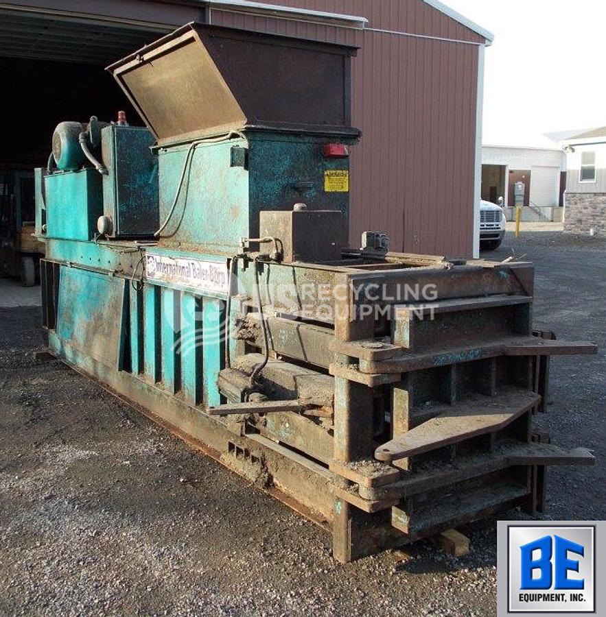 Used International NA-1440 Closed Door