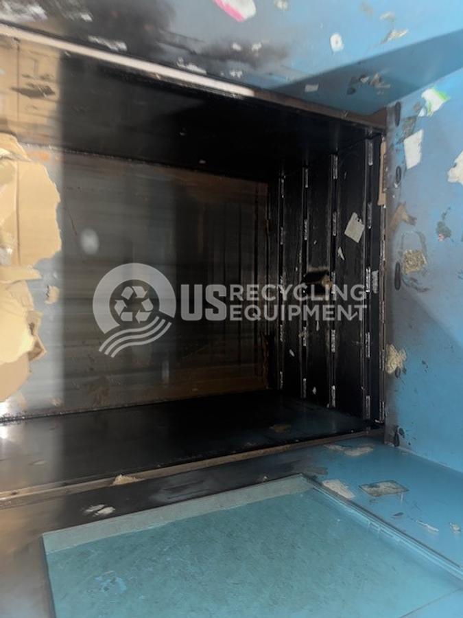 Used International Baler NA-1296 Wide Mouth Closed Door Horizontal