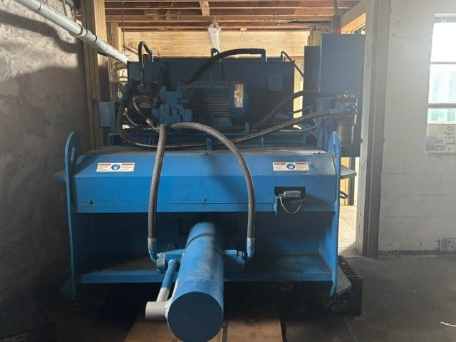 Used 2015 Harris Piranha Closed Door Horizontal