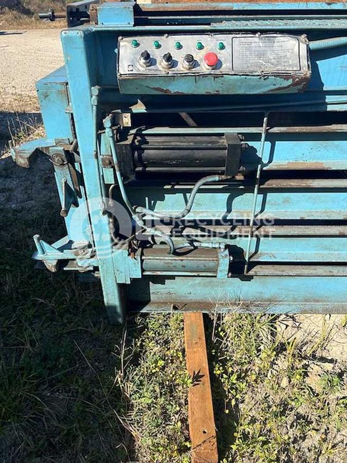 Used International TWO (2) 1295 Horizontal