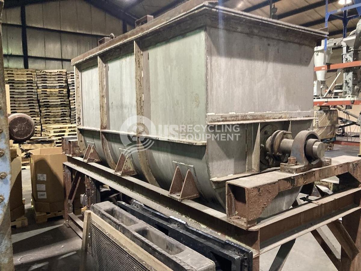 Used Unknown Manufacturer Used 96 inch length Plastics Mixer