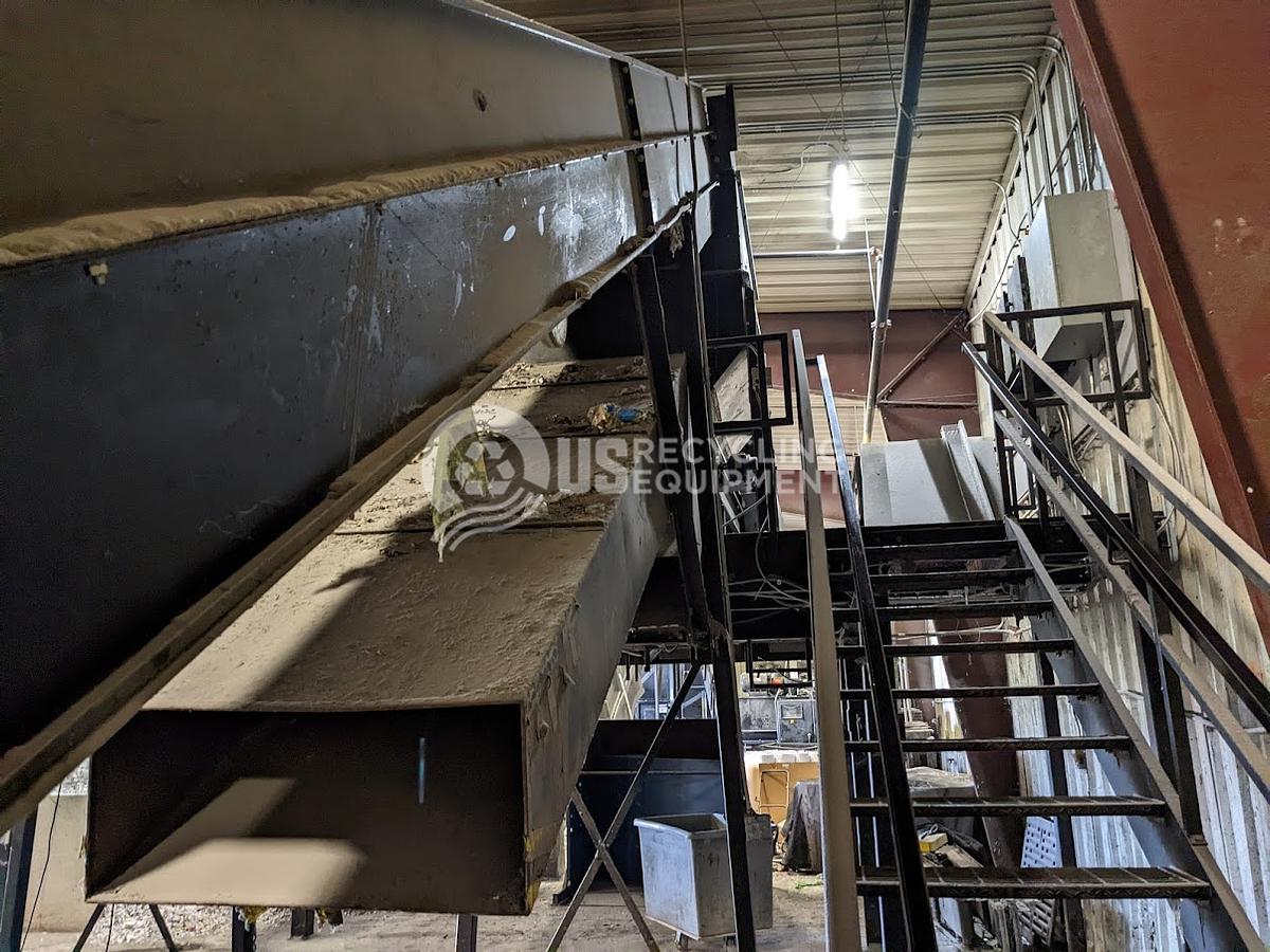 Used Unknown Manufacturer: Used 44' Cleated Infeed Conveyor