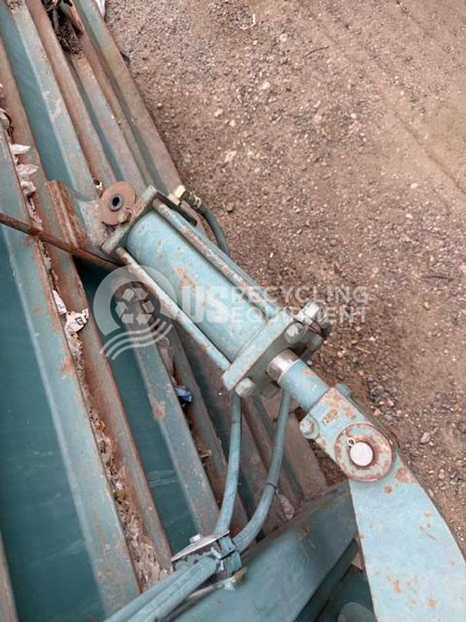 Used International Baler 1295 Closed Door Horizontal