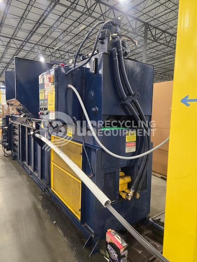 Used 1995 Marathon CE-503042-720 Closed Door Horizontal Baler