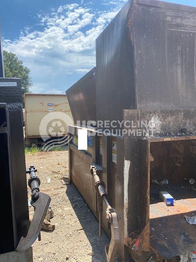 Used Unknown Manufacturer: Used 2 Yard Stationary Compactor & 2 Apartment Style Compactors