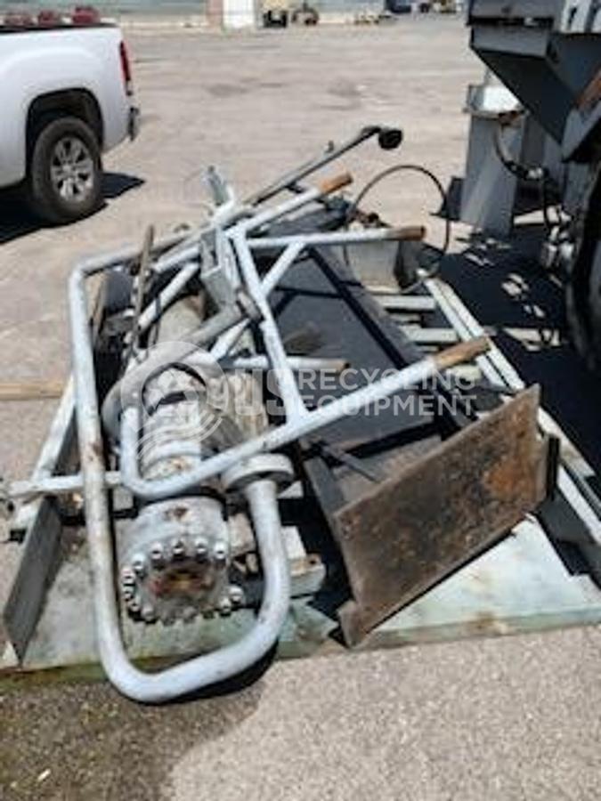 Used 1995 Harris HRB-8-NF 2 Ram