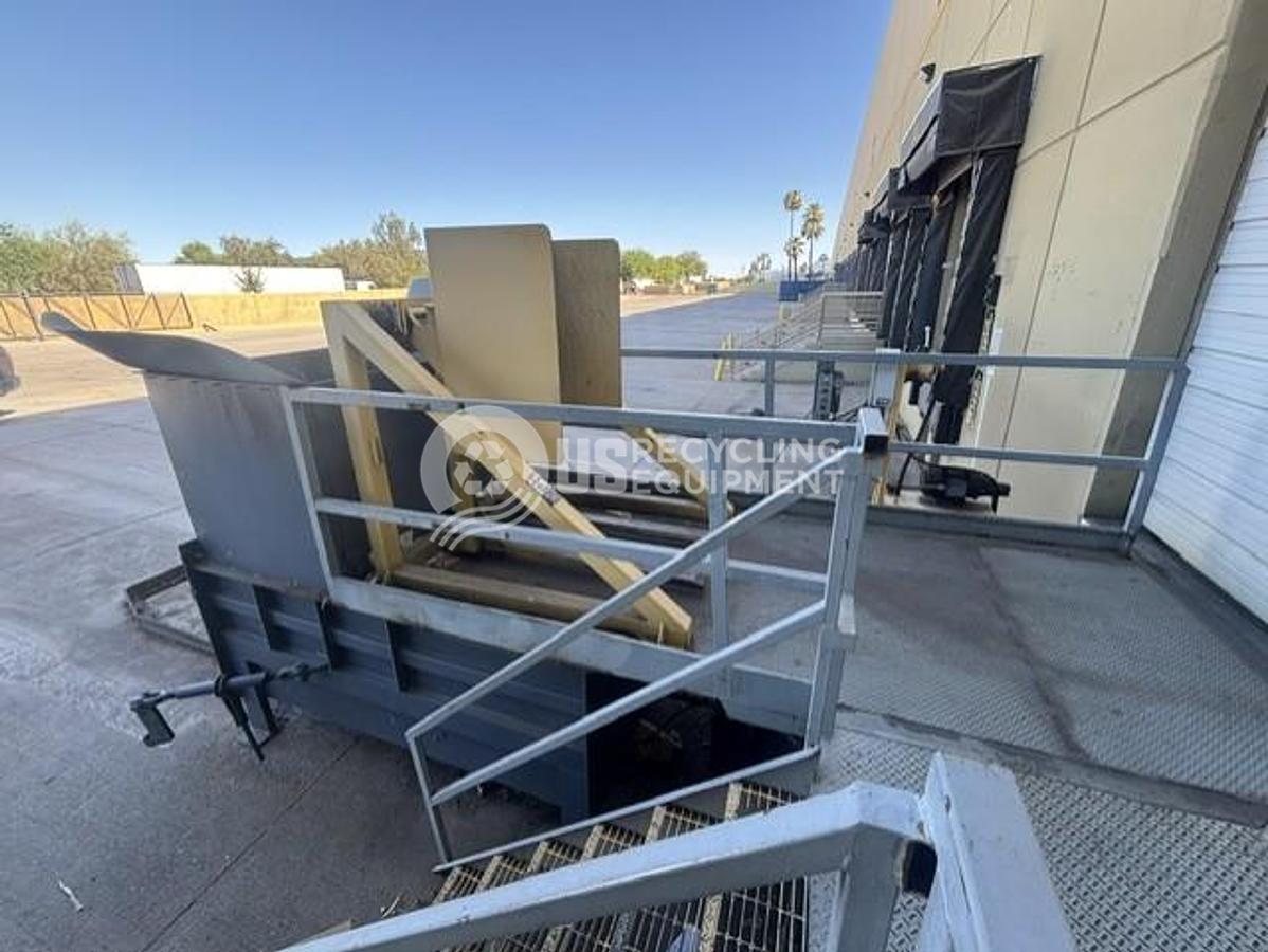 Used Summit 3 Yard Auger & 2 Yard Stationary