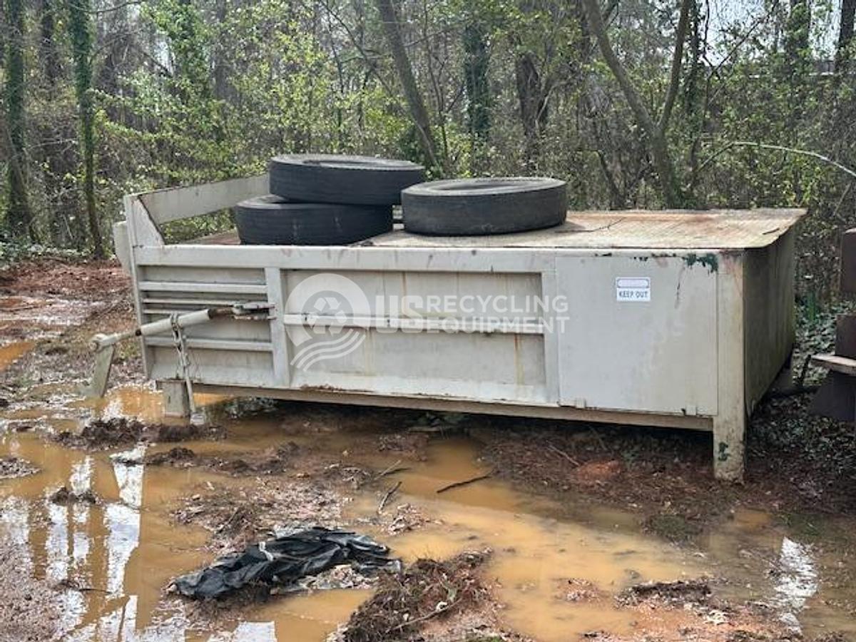 Used Wastequip / McClain 4 Yard Stationary Compactors