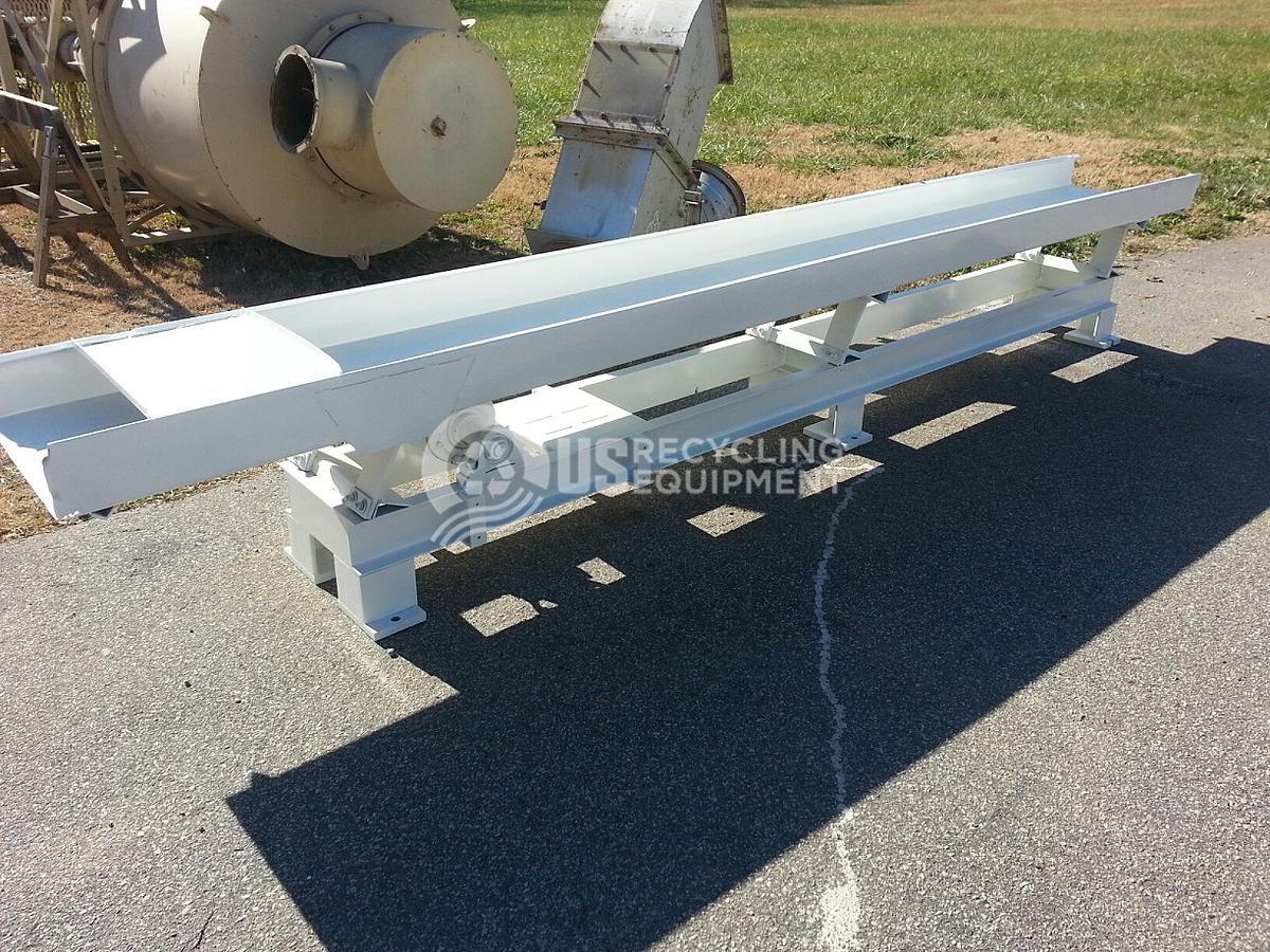 Used Unknown Manufacturer: Used 11' x 24" Vibratory Conveyor