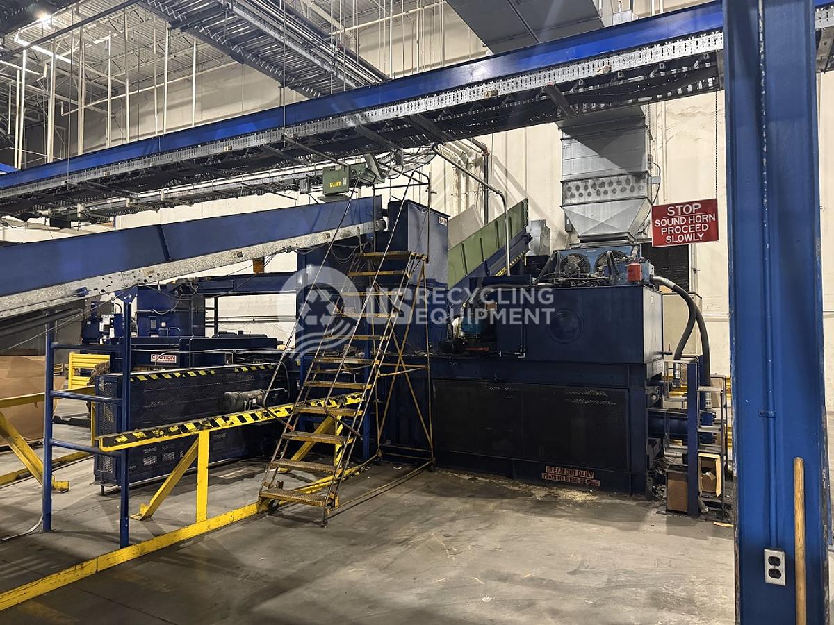 Used 2000 Max Pak 4872-7510AR Horizontal with Conveyor