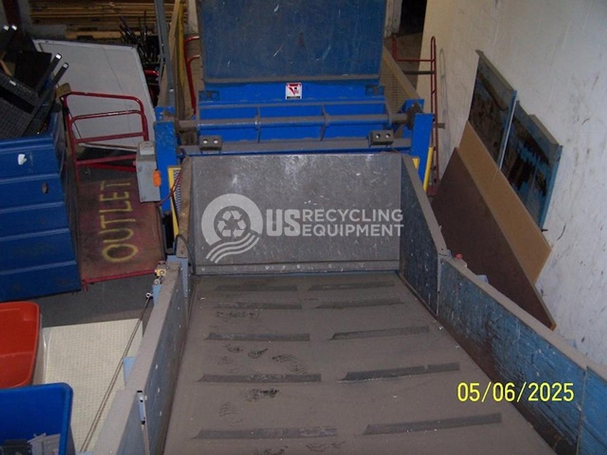 Used 2013 SSI Dual Shear Shredder w/Conveyor & Tipper