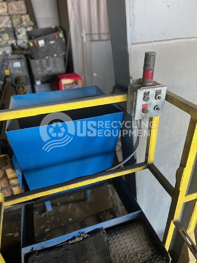 Used Unknown Manufacturer: Used 2 Man Sort Line