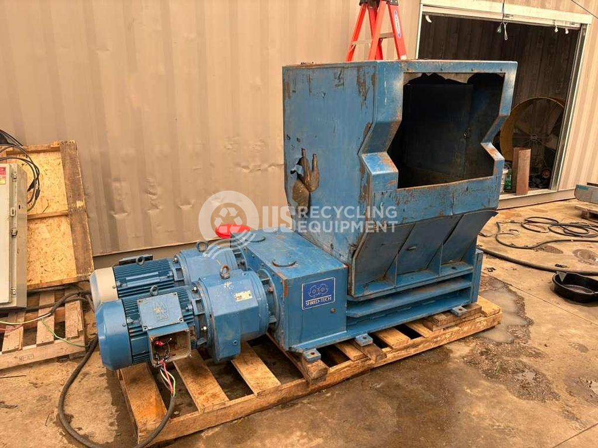 Used Shred Tech ST-50 Dual Shaft with Conveyor