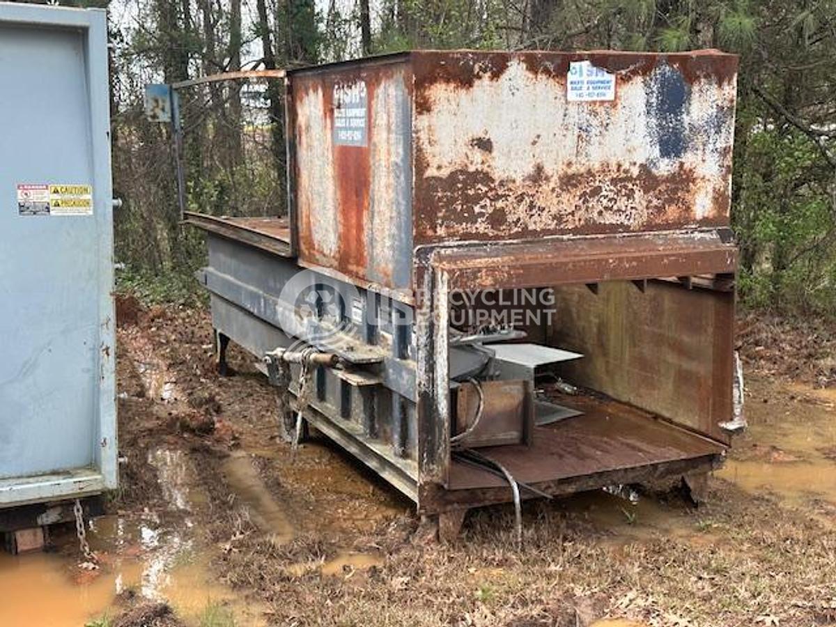 Used Wastequip / McClain 4 Yard Stationary Compactors