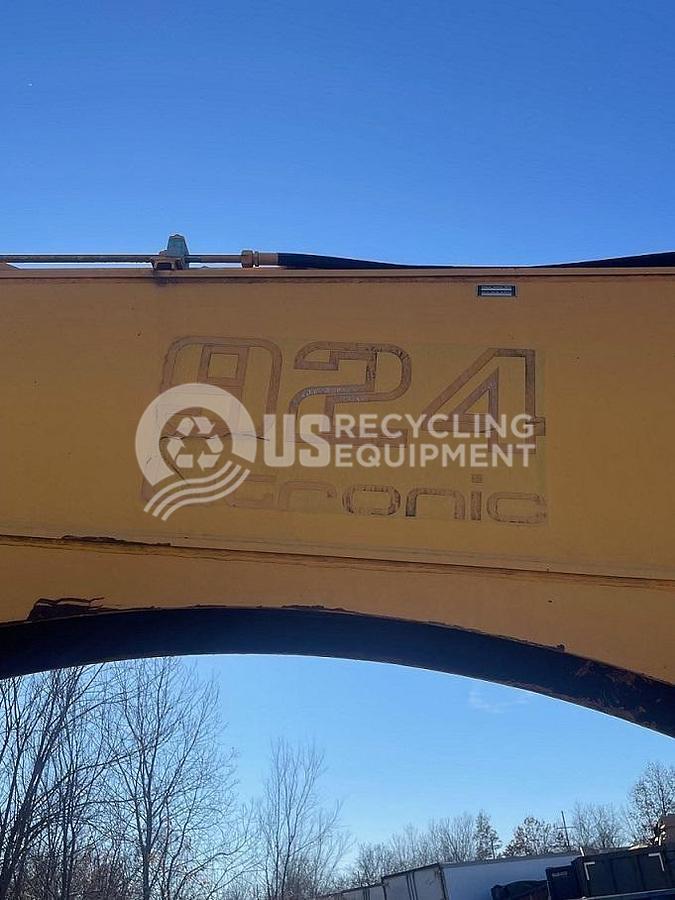 Used Liebherr 924 Excavator with LaBounty Shear