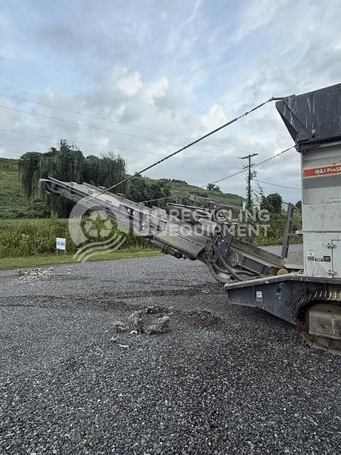 Used 2023 M & J PreShred 4000
