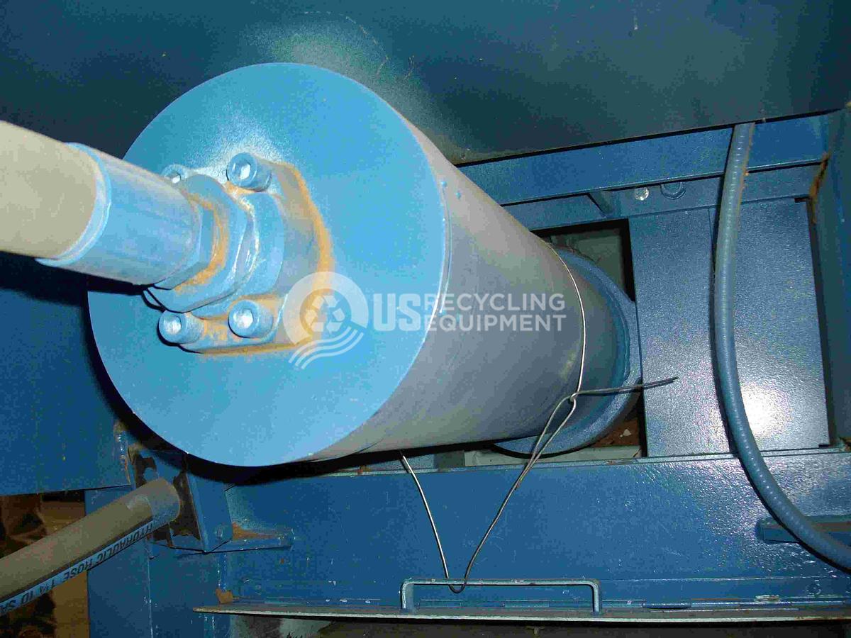 Used Balemaster  E-4025G Manual Tie Open End Horizontal