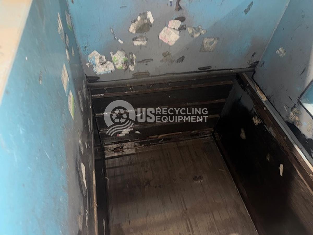 Used International Baler NA-1296 Wide Mouth Closed Door Horizontal