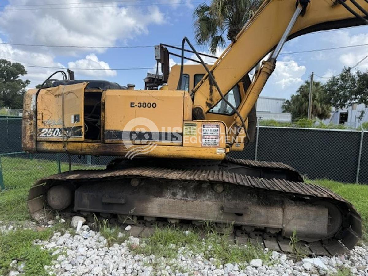 Used 2005 Hyundai 250LC Excavator with Grapple