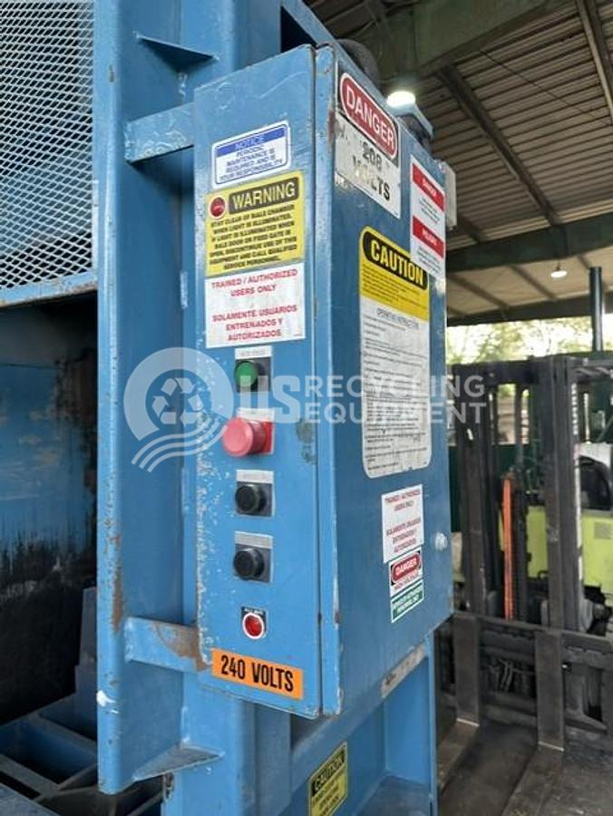 Used Marathon V-4230 SP Vertical Baler