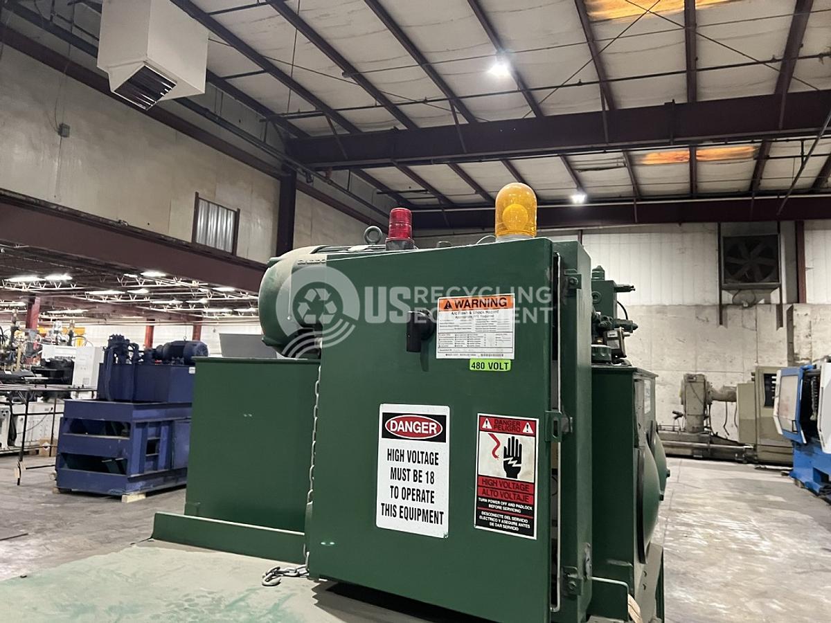 Used International Baler NA-1296 Wide Mouth Closed Door Horizontal