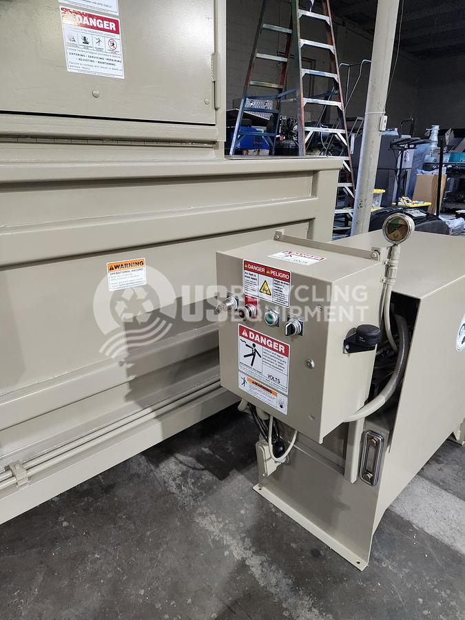 Refurbished 2018 Baker, Inc SC-30 Self Contained with Dog House