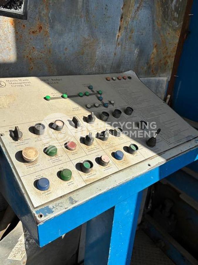 Used 2009 Harris L-100S-2-10/7 Badger Two Ram Horizontal with Conveyor