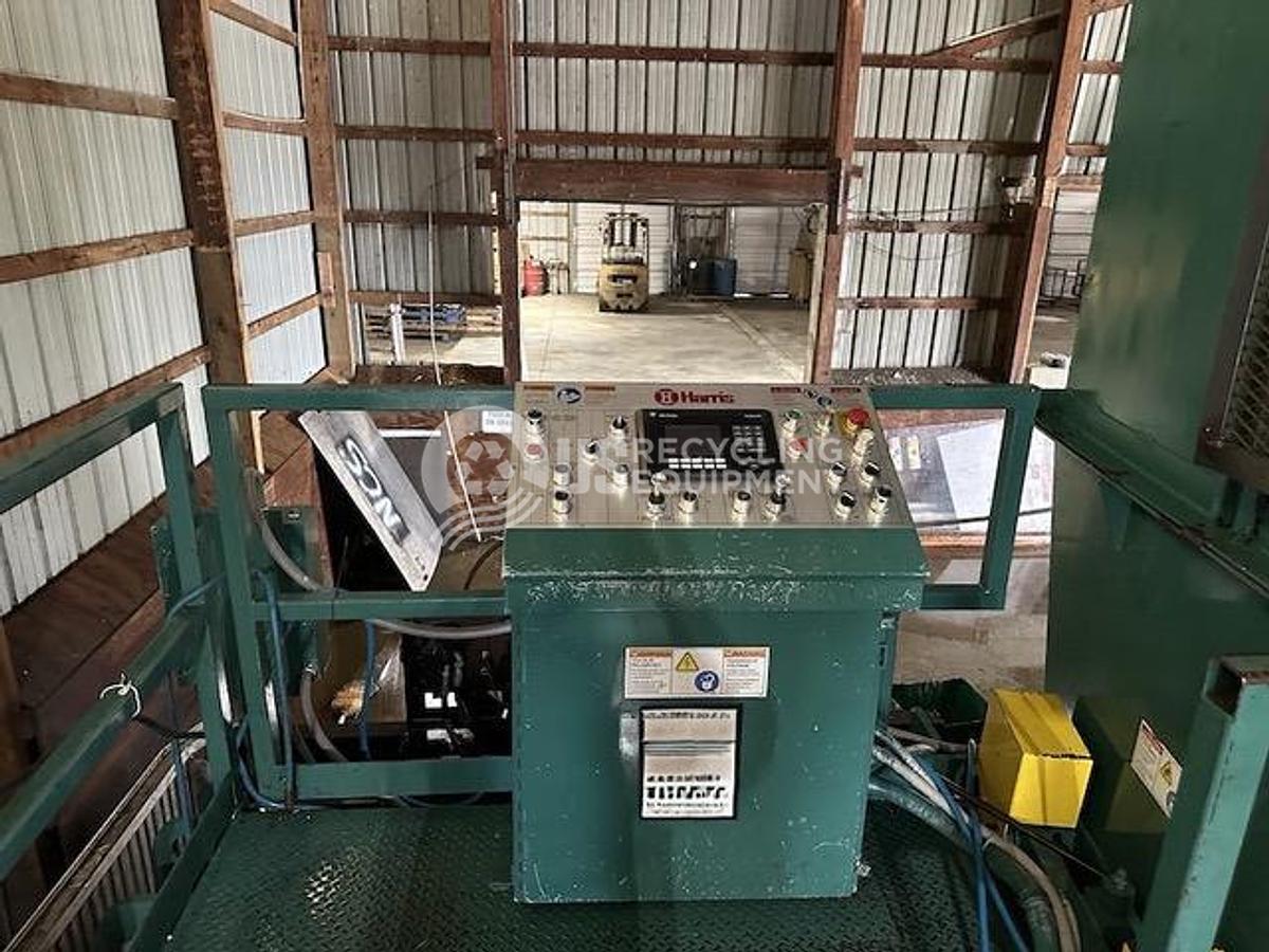 Used 2009 Harris Badger 100S-2-11/8 with Conveyor