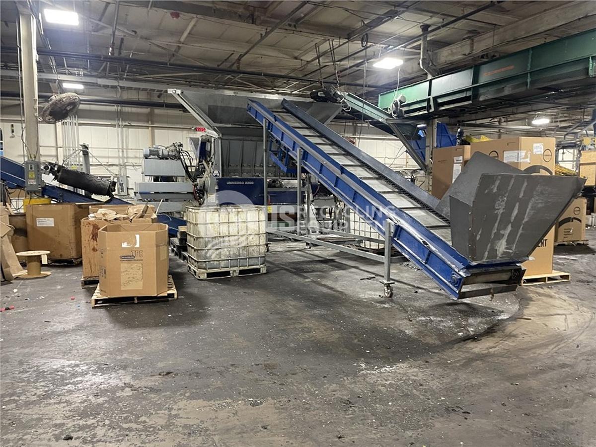 Used 2013 Lindner 2200 Single Shaft Shredder