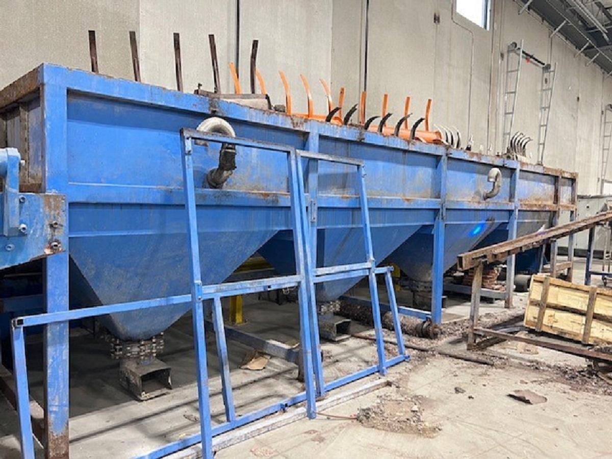 Used Unknown Manufacturer: Used Plastics Sink Float Tank