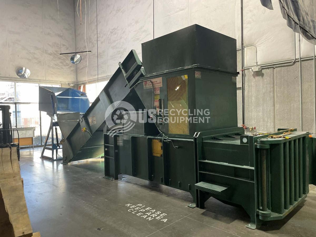 Used International Titan 6-EC Closed Door