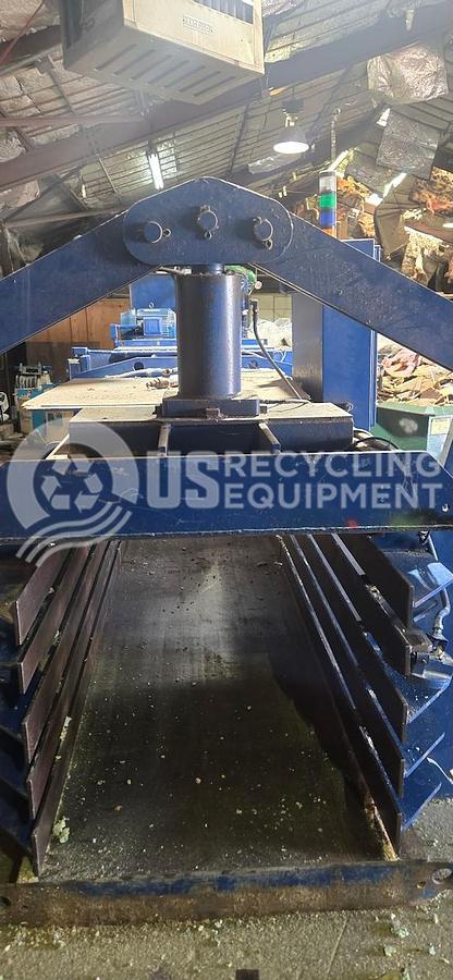 Used American Baler 5042-HE-820R Manual Tie Horizontal
