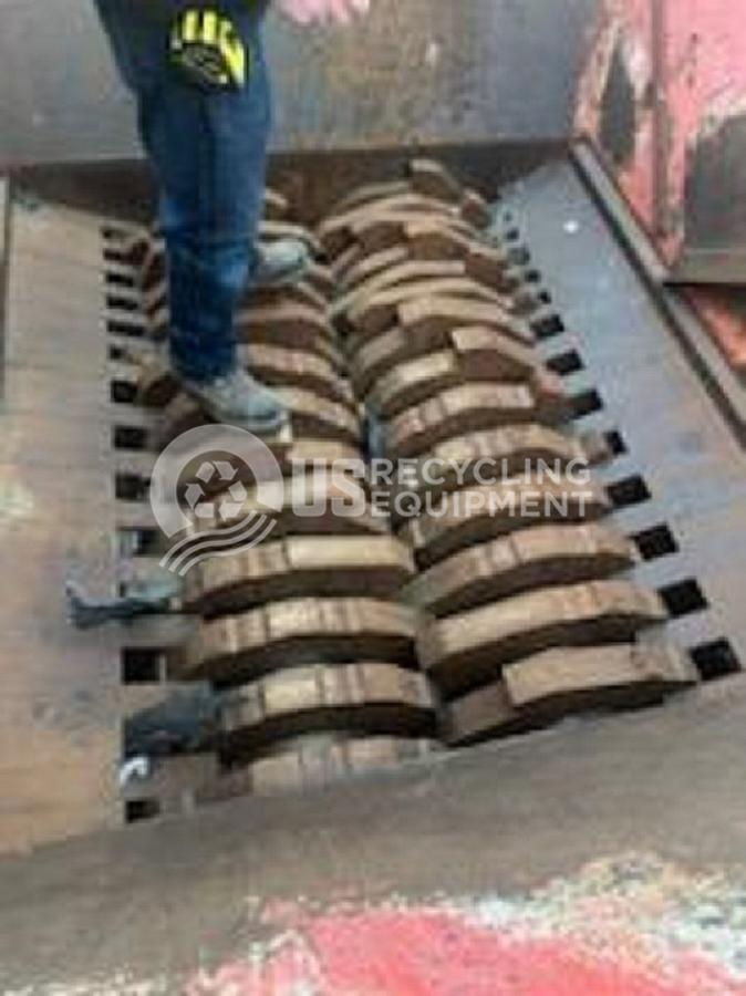 Used Eidal Dual Shaft Shredder with Conveyors