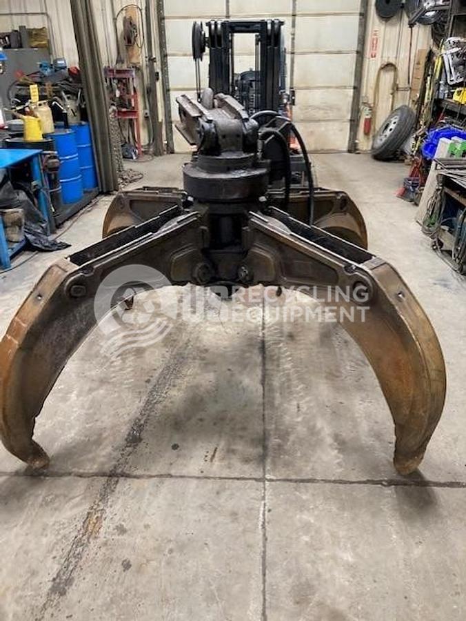 Used Caterpillar 4-Tine Grapple