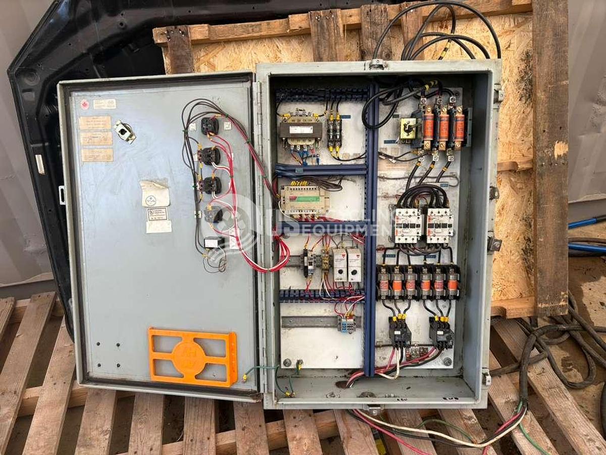 Used Shred Tech ST-50 Dual Shaft with Conveyor