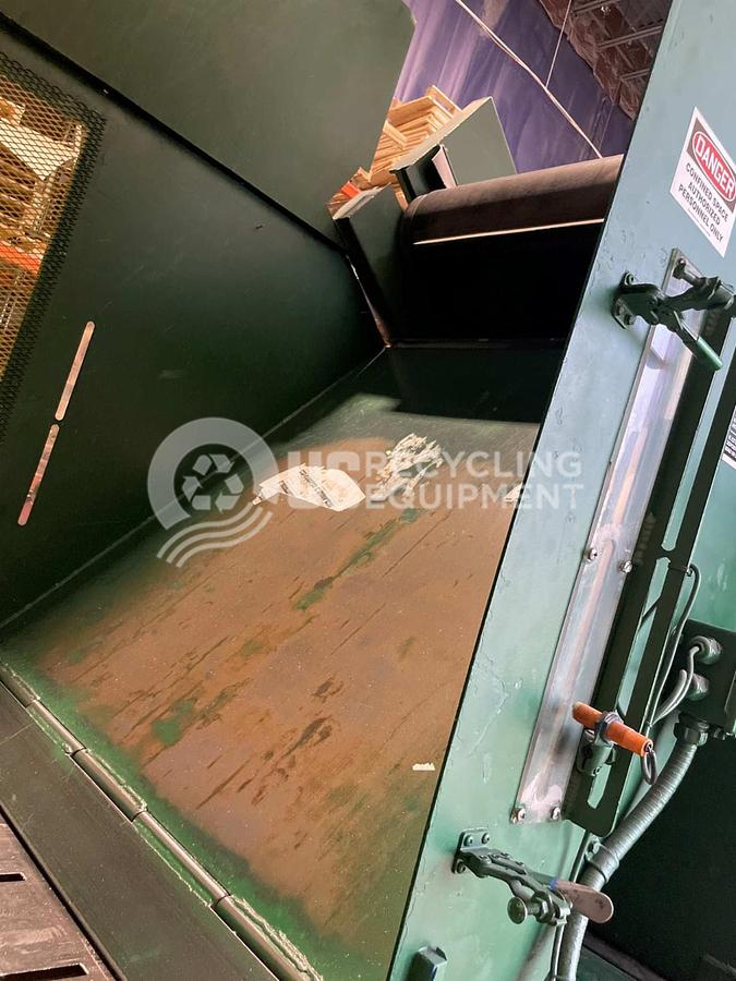 Used International Titan 6-EC Closed Door