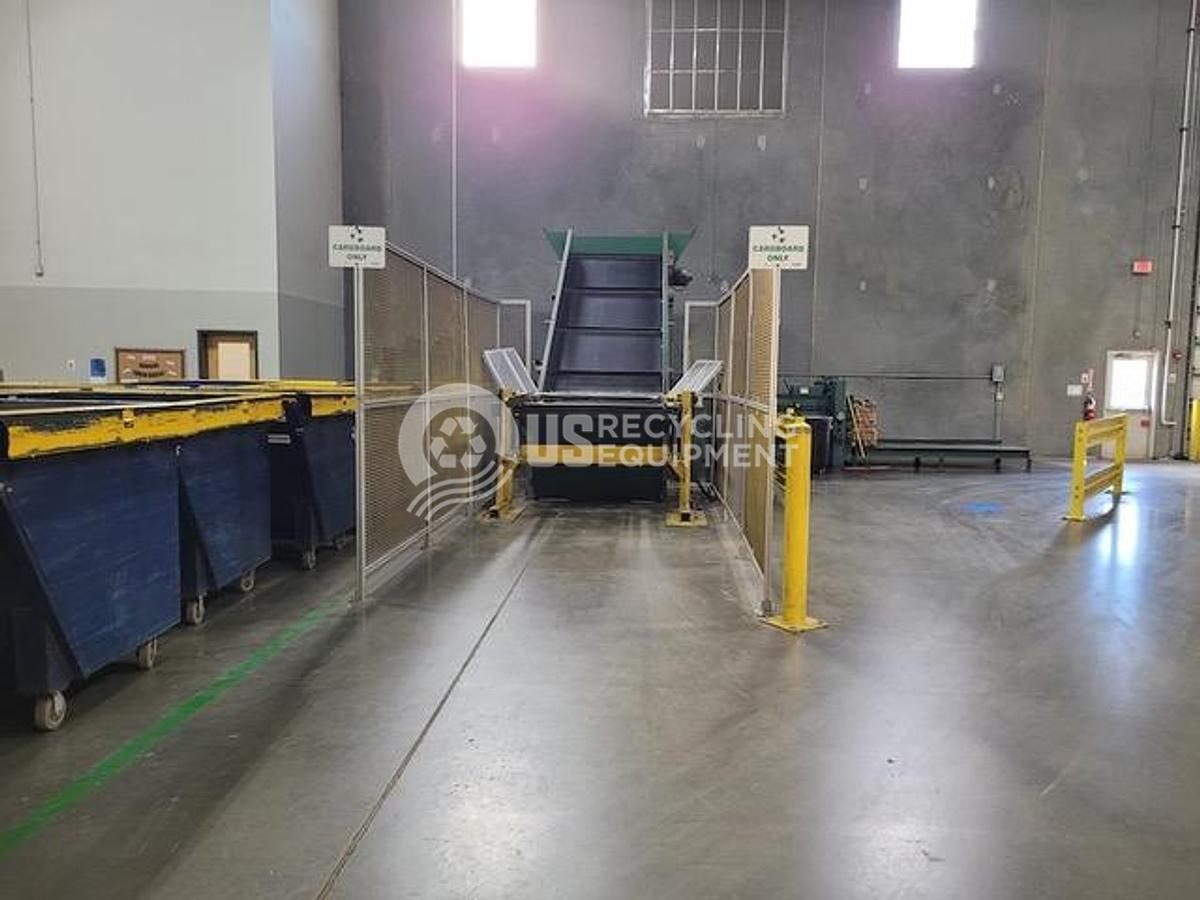 Used International Baler  4830-60 Horizontal Baler with Conveyor