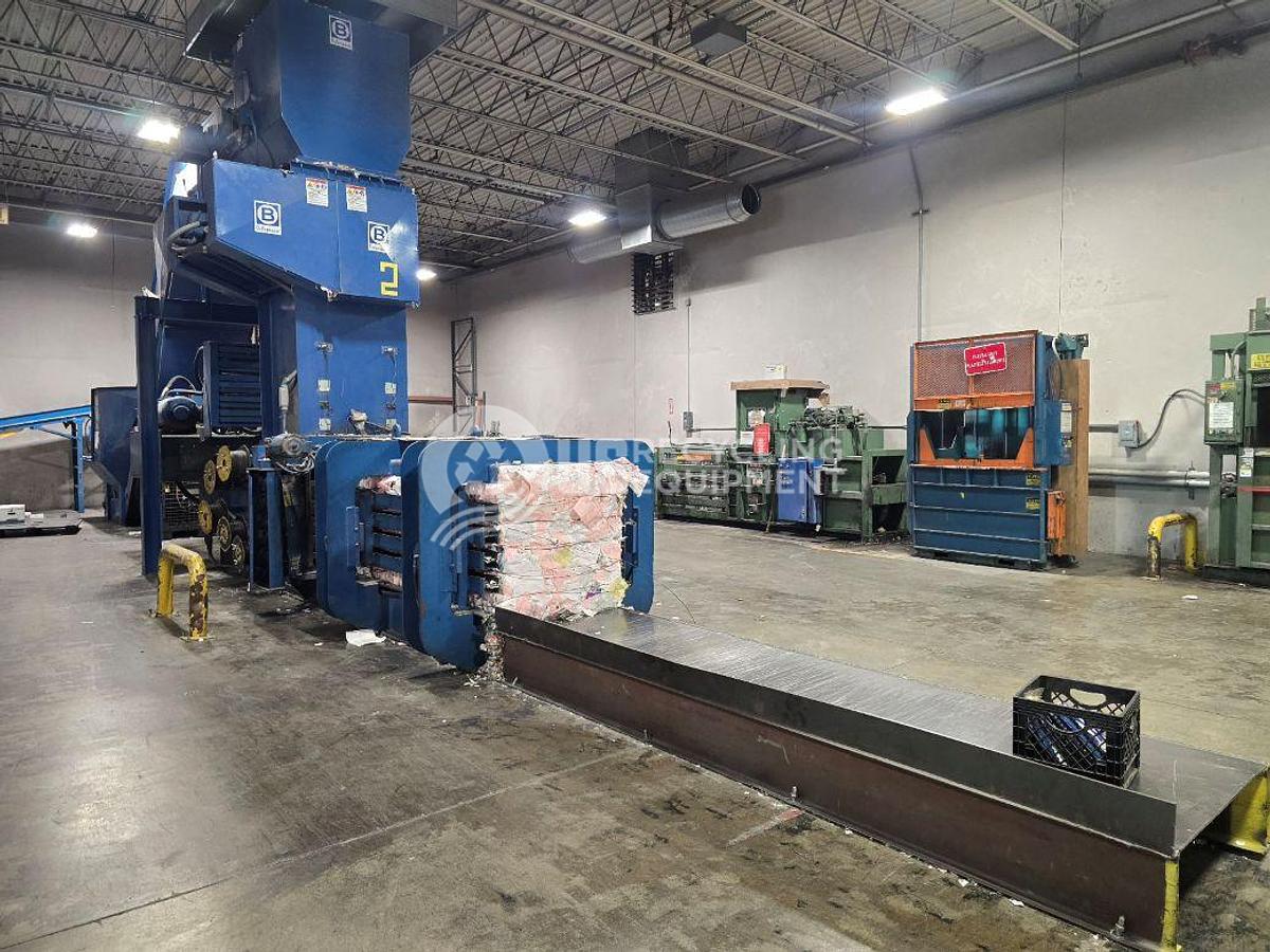 Used Balemaster Two 42100G-8 Auto Tie Horizontal Balers