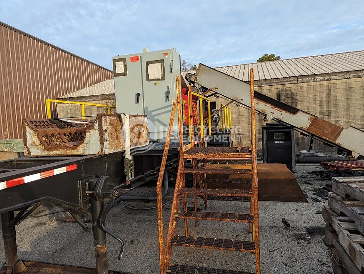 Used Jomar 200 HP Quad Shaft Mobile with 2 conveyors