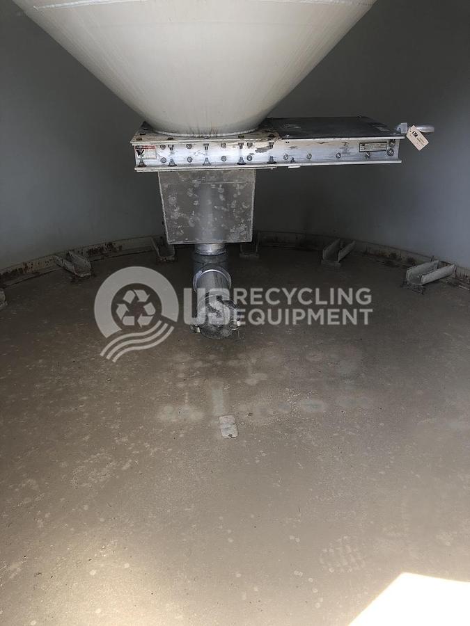 Used Peabody / Columbian Five (5) TEC Tank Silos