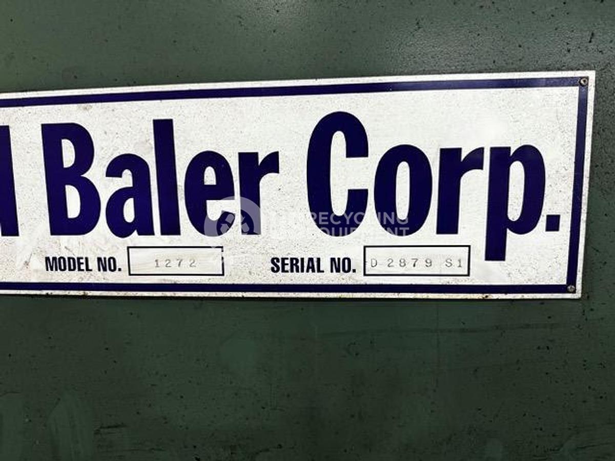 Used International Baler 1272 Closed Door Horizontal with Conveyor