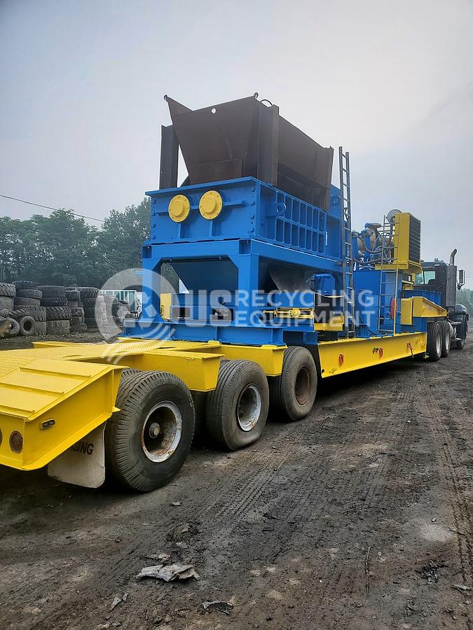 Used SSI Dual Shaft Shredder w/Conveyors