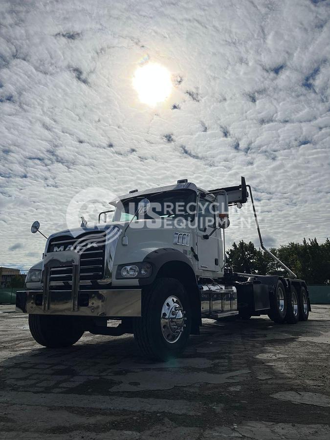 Used 2019 Mack GR-64F Tri-Axle Roll-off