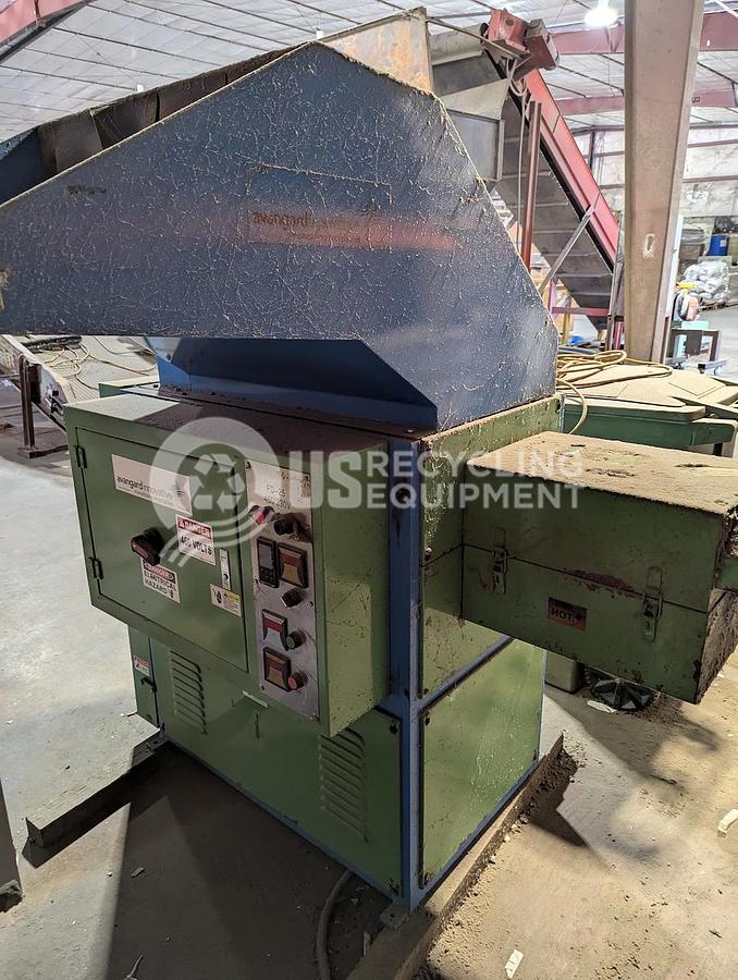 Used Avangard FD-25 Hot Melt