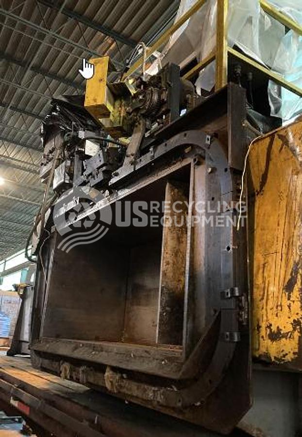 Used 2001 Excel 2R9 Two Ram Auto Tie Horizontal Baler